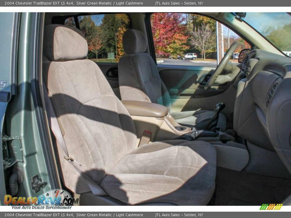 2004 Chevrolet TrailBlazer EXT LS 4x4 Silver Green Metallic / Light Cashmere Photo #10