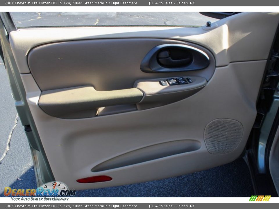 2004 Chevrolet TrailBlazer EXT LS 4x4 Silver Green Metallic / Light Cashmere Photo #11