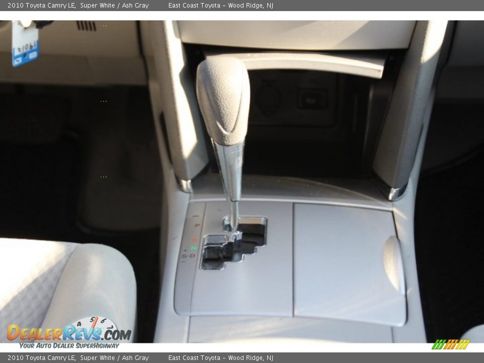 2010 Toyota Camry LE Super White / Ash Gray Photo #12