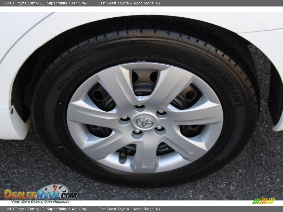 2010 Toyota Camry LE Super White / Ash Gray Photo #15