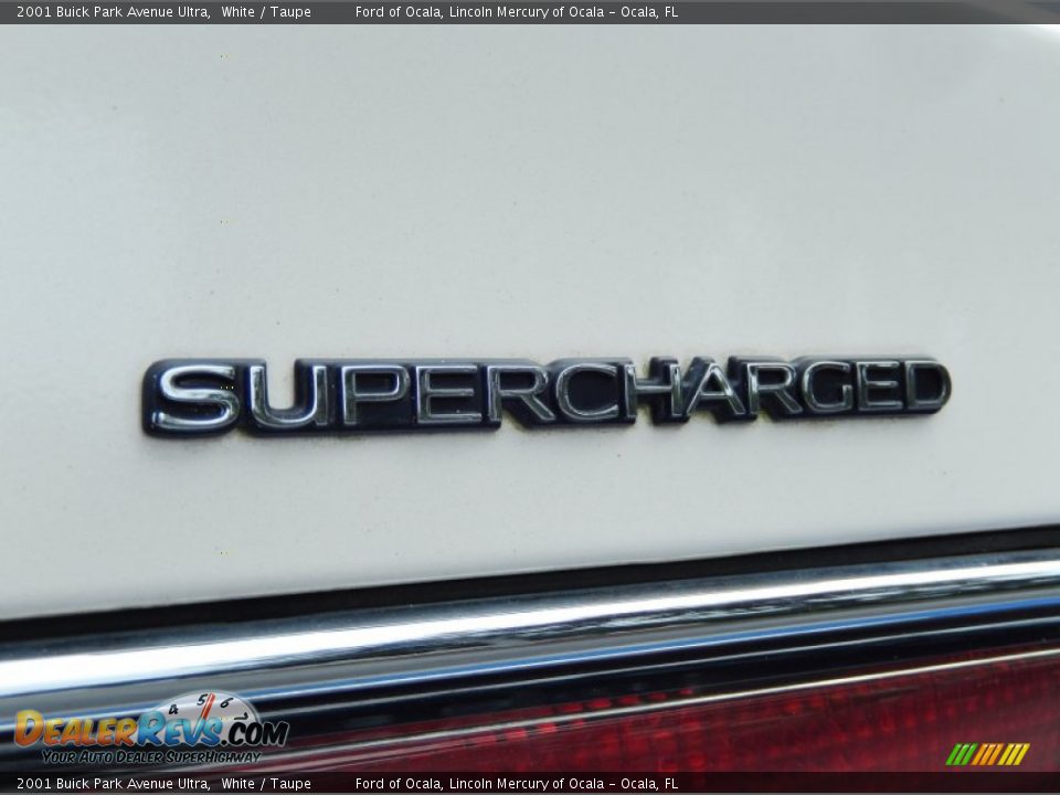 2001 Buick Park Avenue Ultra White / Taupe Photo #10
