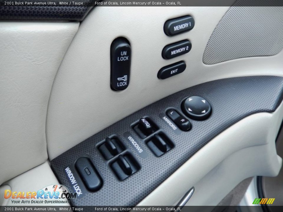 2001 Buick Park Avenue Ultra White / Taupe Photo #15