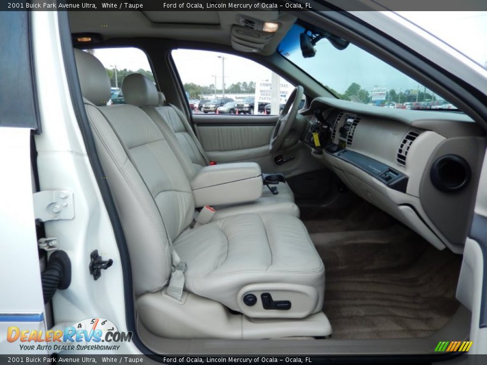 2001 Buick Park Avenue Ultra White / Taupe Photo #18