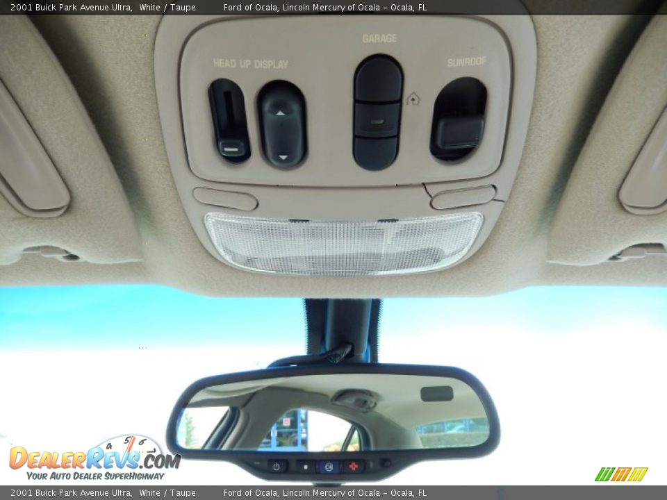 2001 Buick Park Avenue Ultra White / Taupe Photo #26