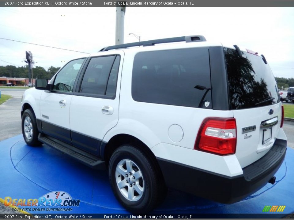 2007 Ford Expedition XLT Oxford White / Stone Photo #3