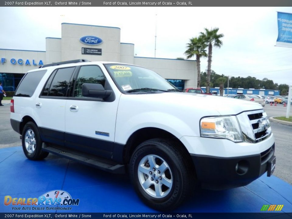 2007 Ford Expedition XLT Oxford White / Stone Photo #7