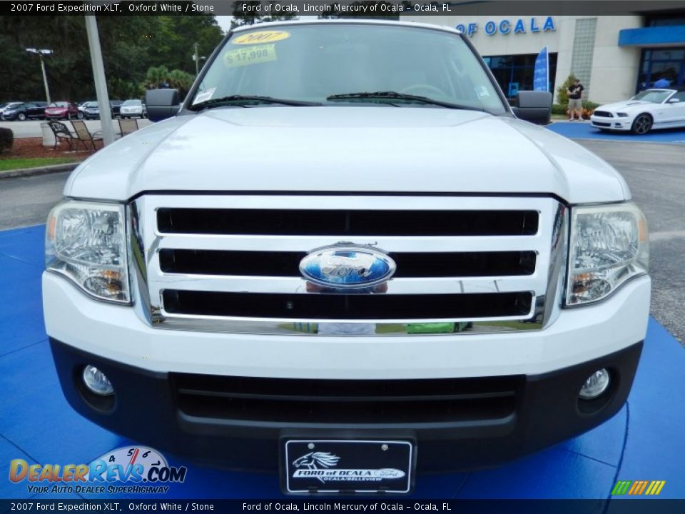 2007 Ford Expedition XLT Oxford White / Stone Photo #8