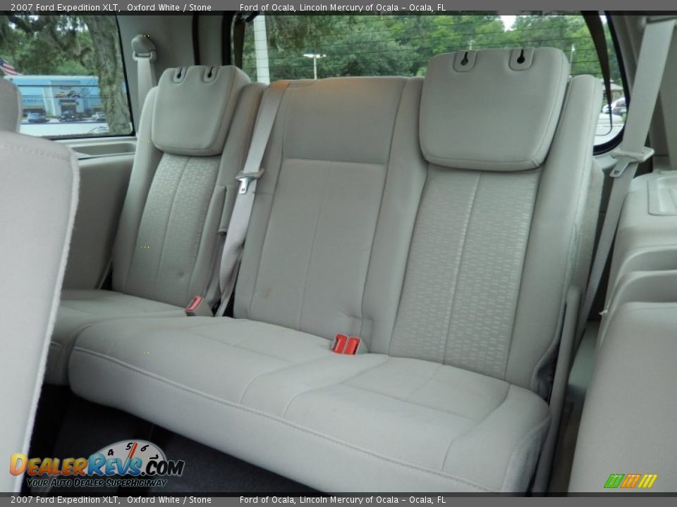 2007 Ford Expedition XLT Oxford White / Stone Photo #18
