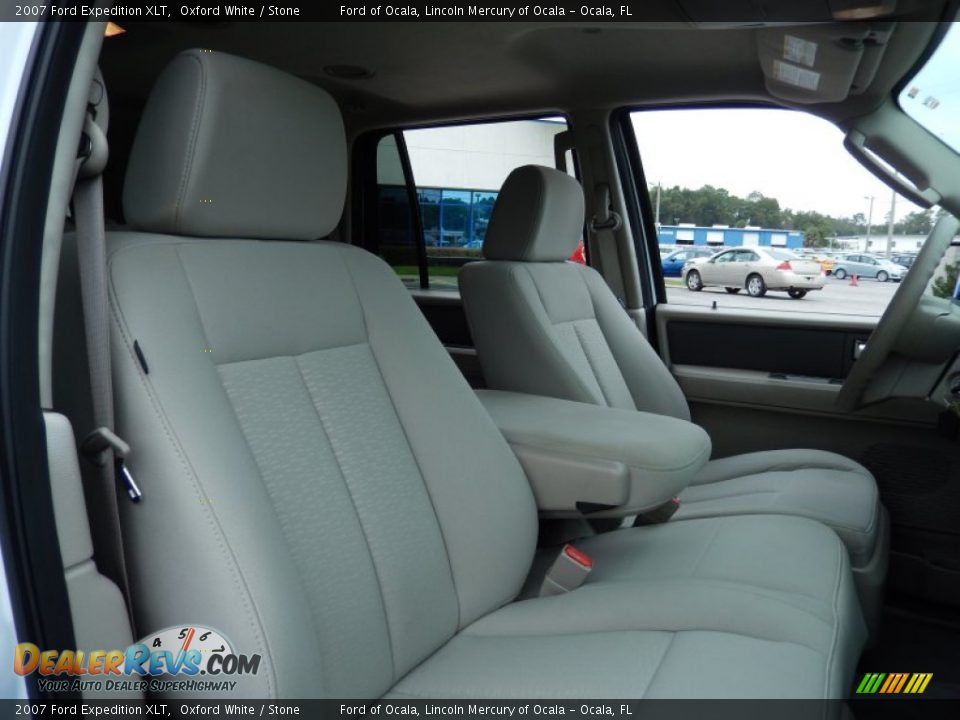 2007 Ford Expedition XLT Oxford White / Stone Photo #20
