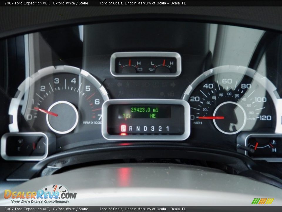 2007 Ford Expedition XLT Oxford White / Stone Photo #23