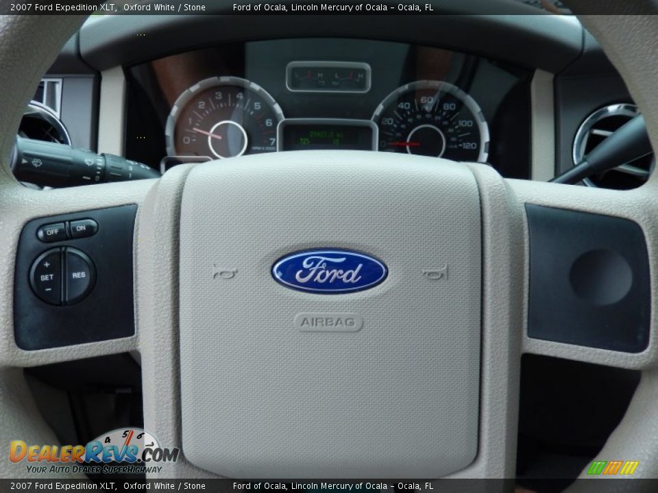 2007 Ford Expedition XLT Oxford White / Stone Photo #26