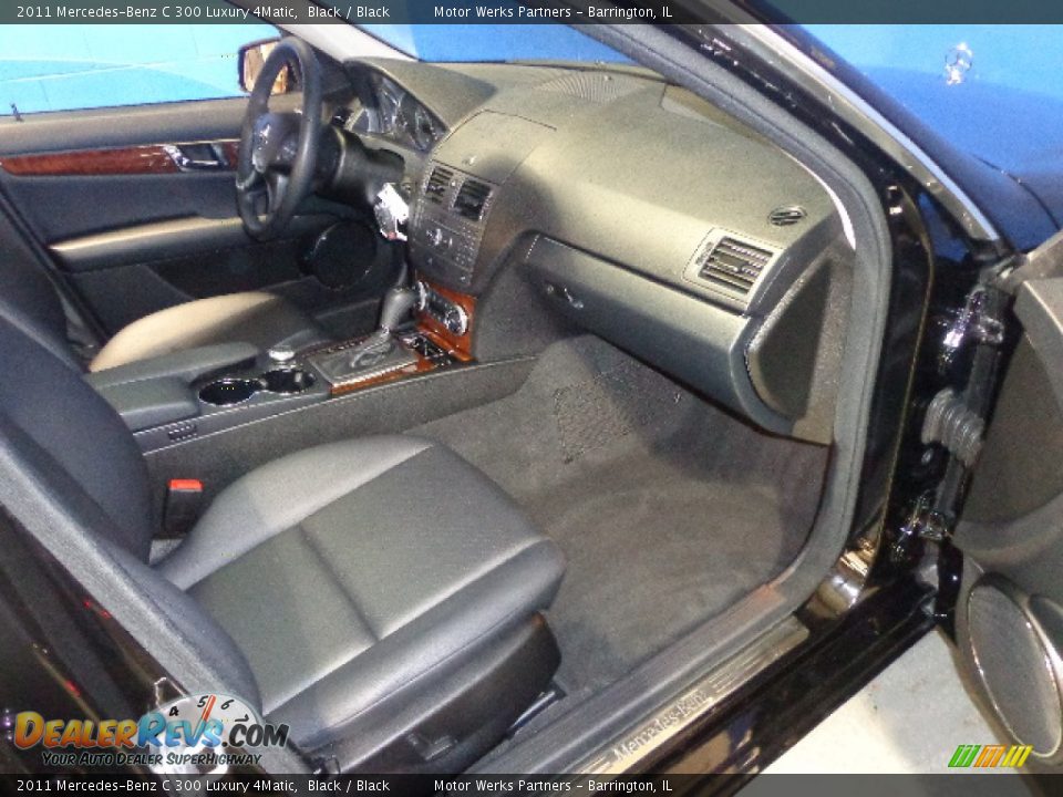 2011 Mercedes-Benz C 300 Luxury 4Matic Black / Black Photo #31
