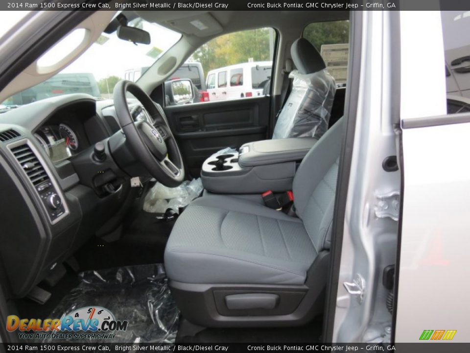 2014 Ram 1500 Express Crew Cab Bright Silver Metallic / Black/Diesel Gray Photo #11