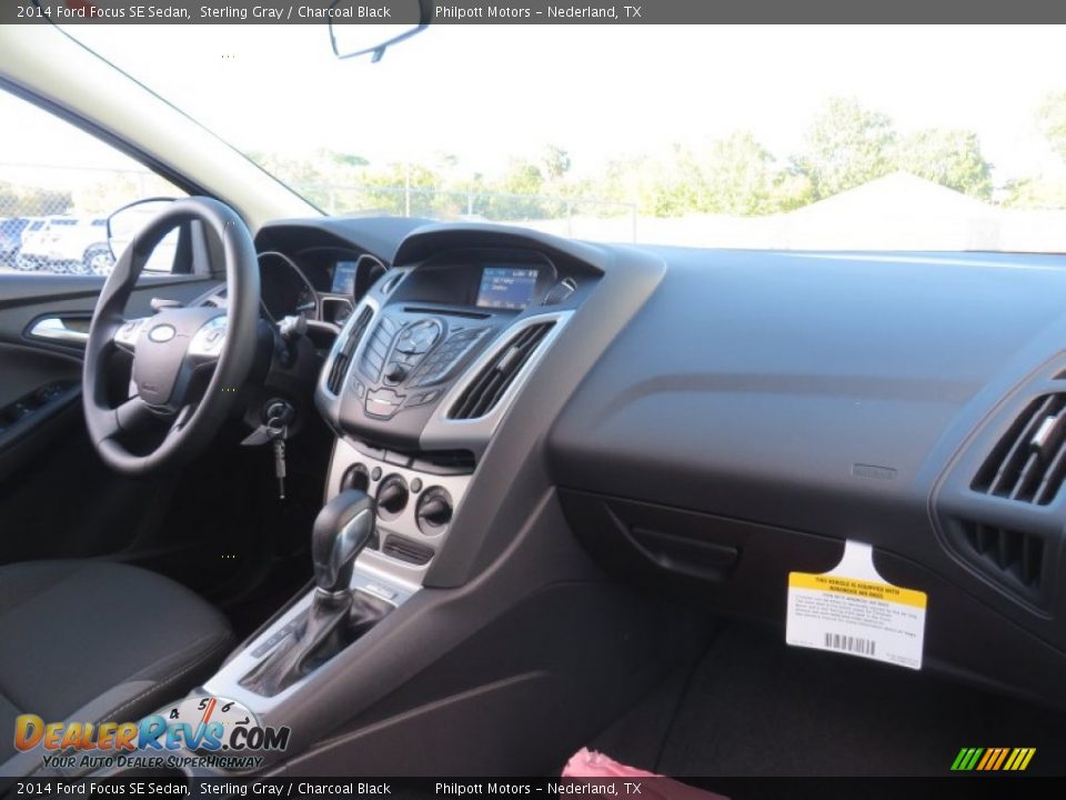 2014 Ford Focus SE Sedan Sterling Gray / Charcoal Black Photo #19