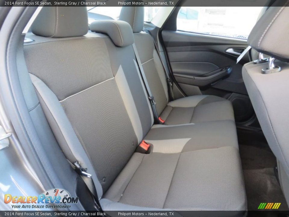 2014 Ford Focus SE Sedan Sterling Gray / Charcoal Black Photo #22
