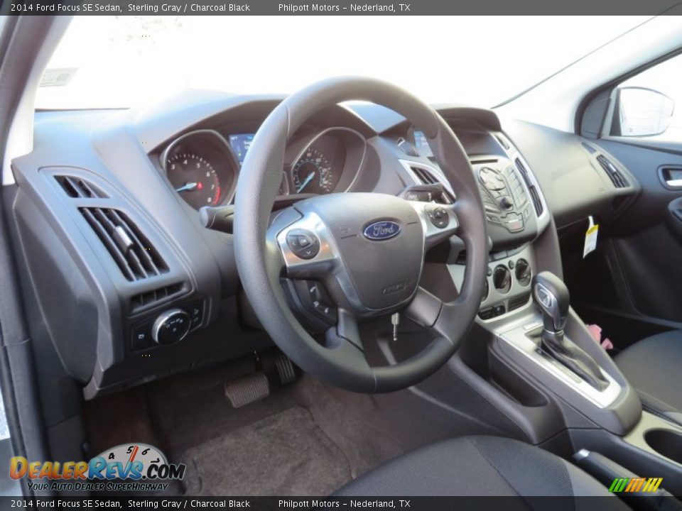 2014 Ford Focus SE Sedan Sterling Gray / Charcoal Black Photo #26