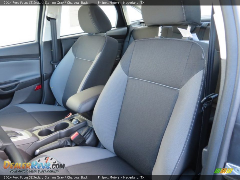 2014 Ford Focus SE Sedan Sterling Gray / Charcoal Black Photo #27
