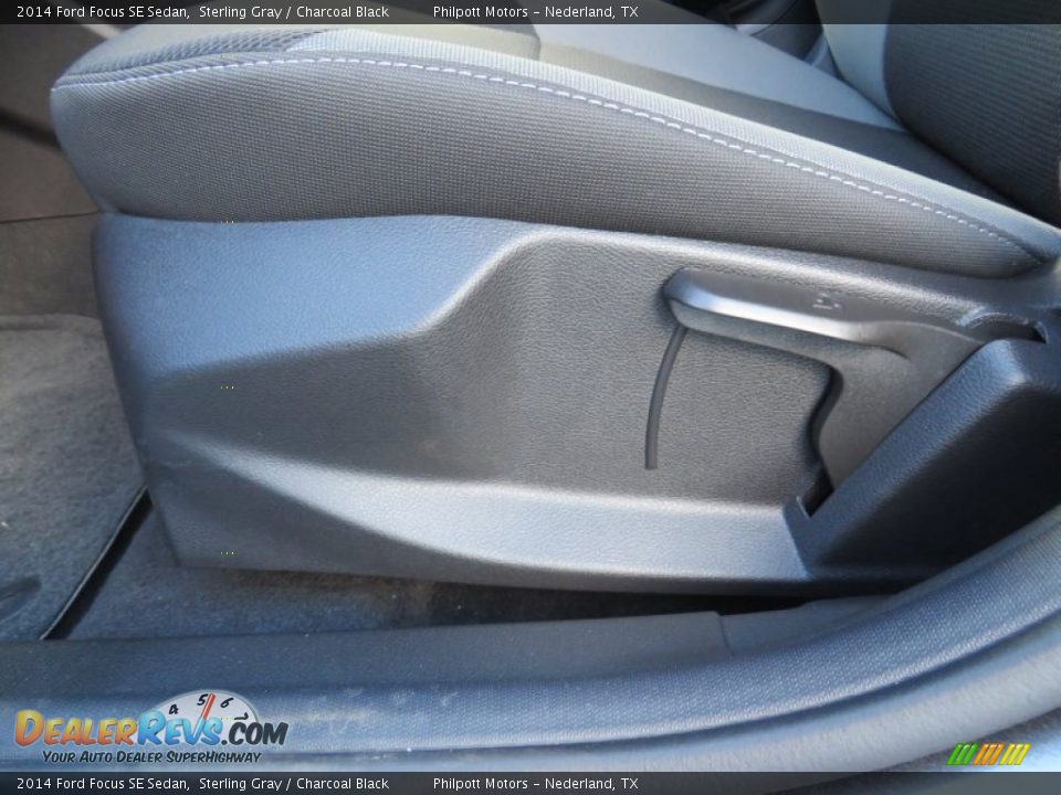 2014 Ford Focus SE Sedan Sterling Gray / Charcoal Black Photo #28