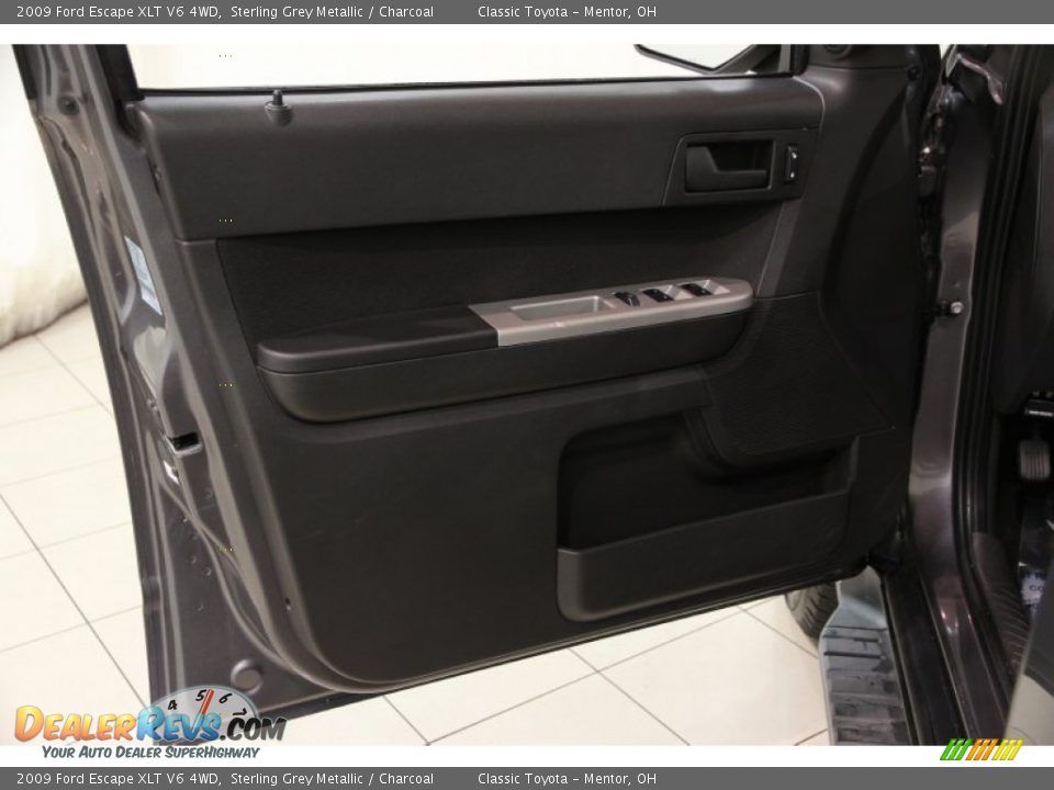 2009 Ford Escape XLT V6 4WD Sterling Grey Metallic / Charcoal Photo #5