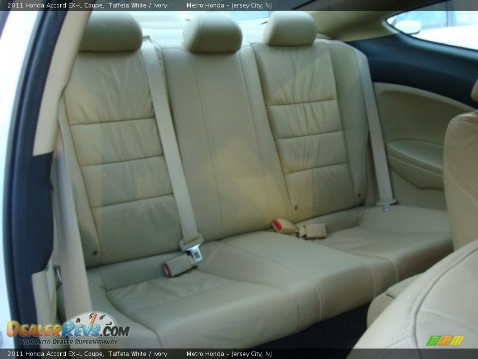 2011 Honda Accord EX-L Coupe Taffeta White / Ivory Photo #13