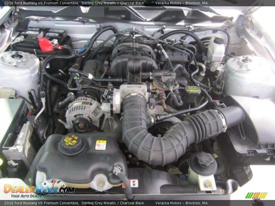 2010 Ford Mustang V6 Premium Convertible Sterling Grey Metallic / Charcoal Black Photo #12