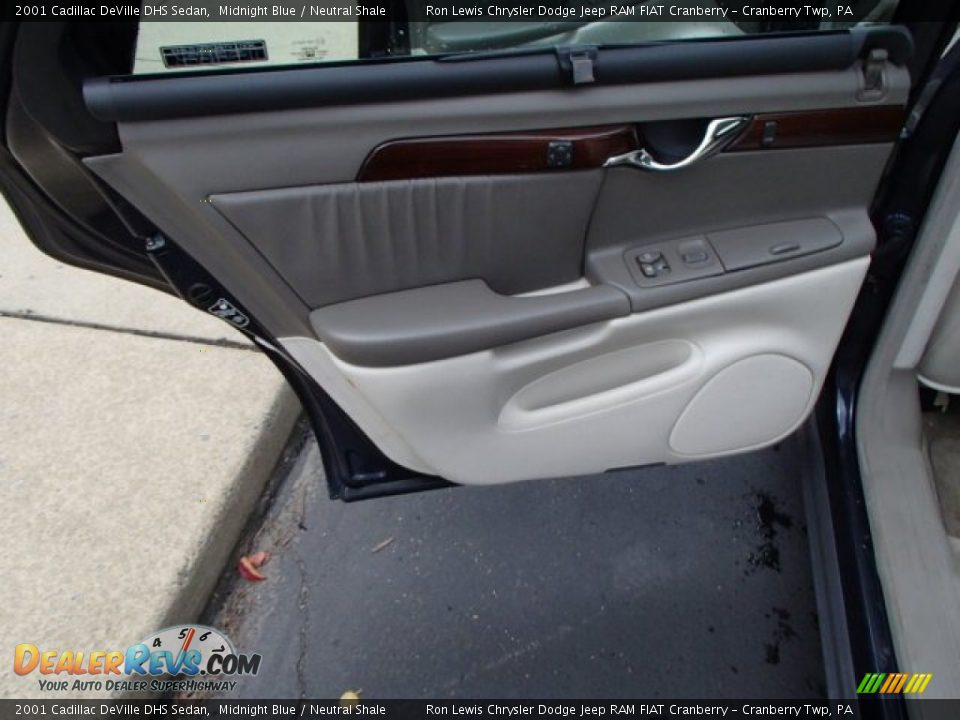 2001 Cadillac DeVille DHS Sedan Midnight Blue / Neutral Shale Photo #13