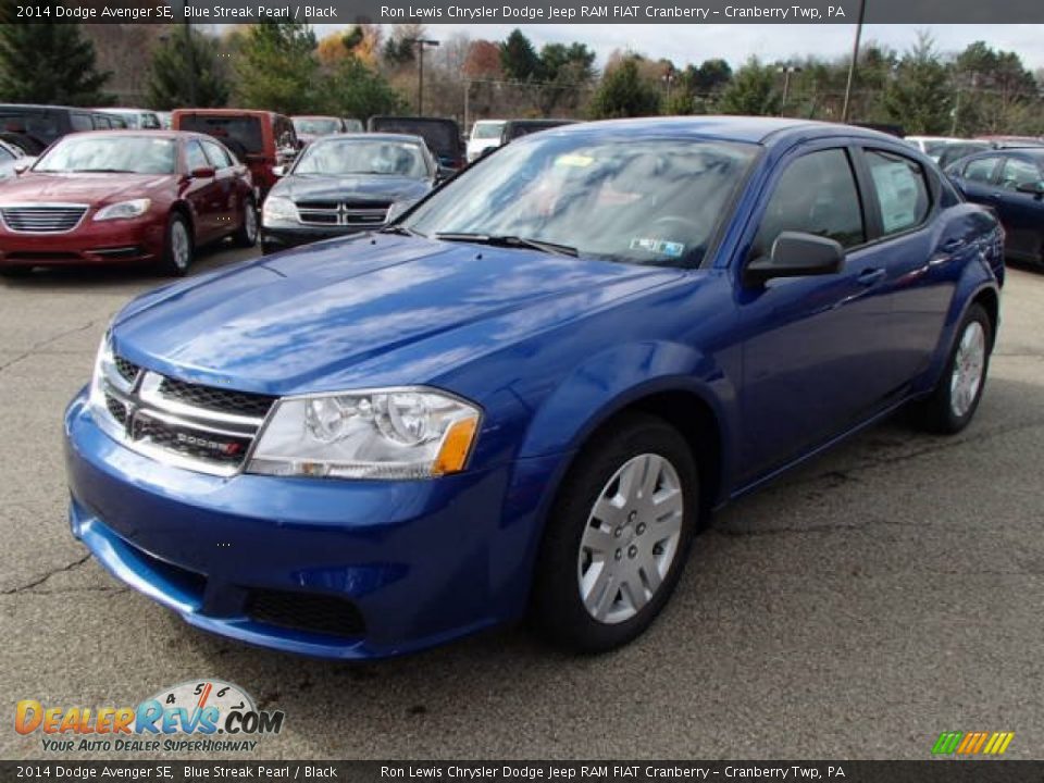 Front 3/4 View of 2014 Dodge Avenger SE Photo #2