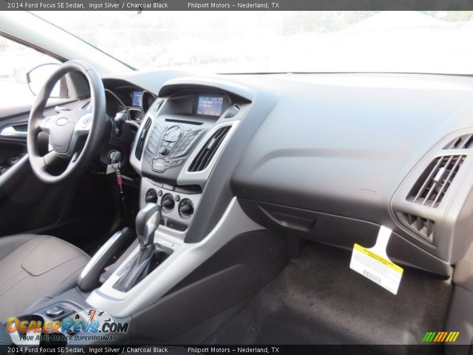 2014 Ford Focus SE Sedan Ingot Silver / Charcoal Black Photo #19