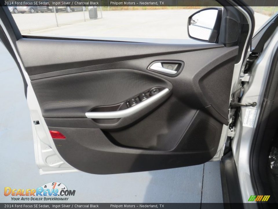 2014 Ford Focus SE Sedan Ingot Silver / Charcoal Black Photo #24
