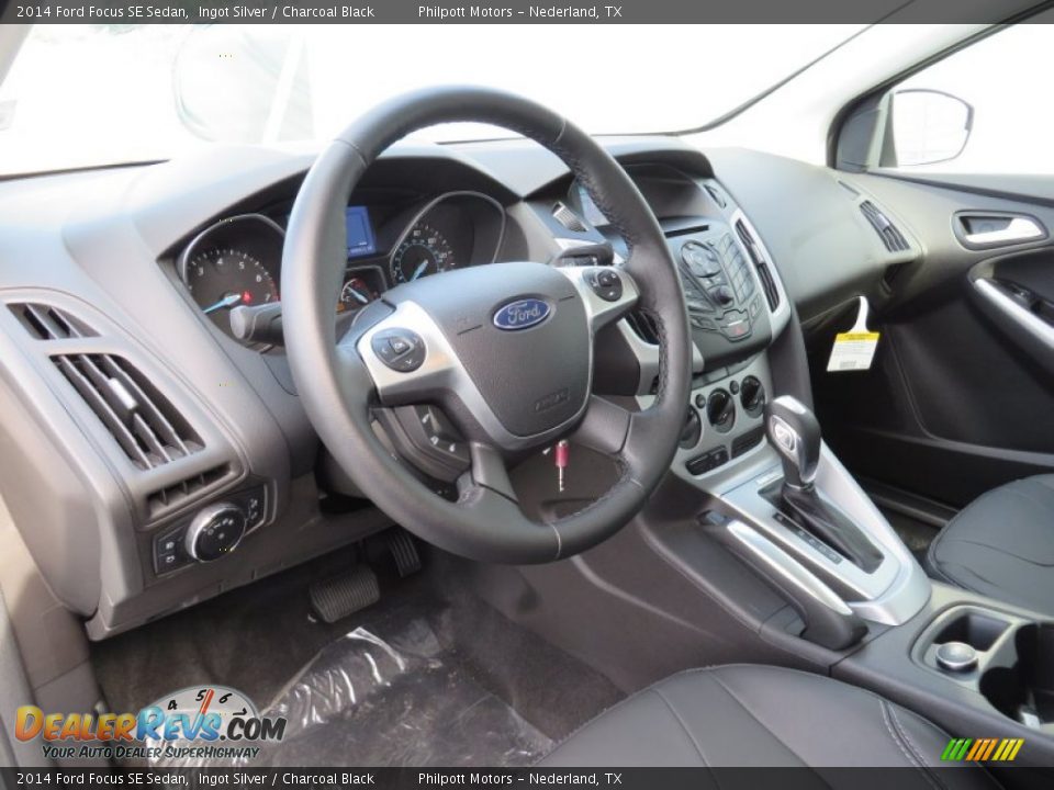 Charcoal Black Interior - 2014 Ford Focus SE Sedan Photo #25