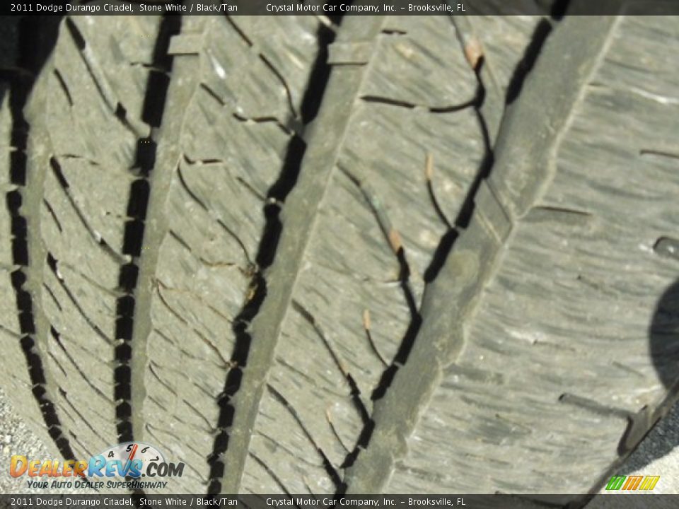 2011 Dodge Durango Citadel Stone White / Black/Tan Photo #18