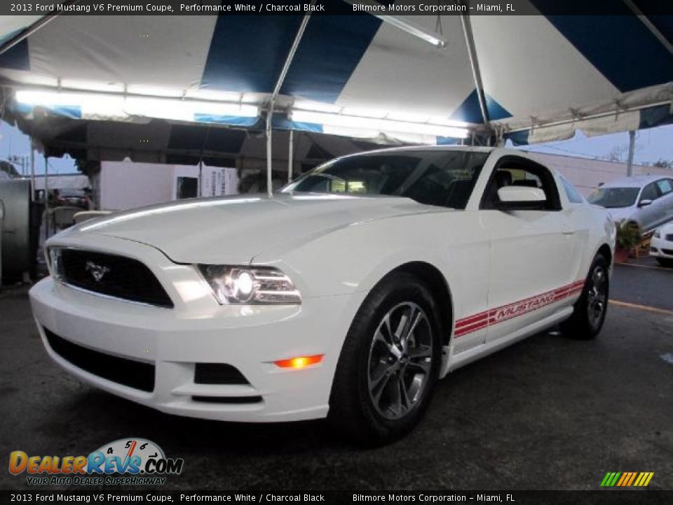 Front 3/4 View of 2013 Ford Mustang V6 Premium Coupe Photo #3