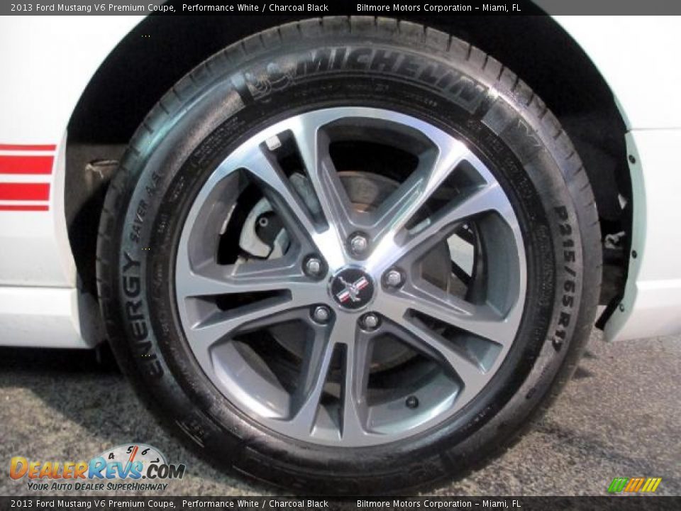 2013 Ford Mustang V6 Premium Coupe Wheel Photo #27