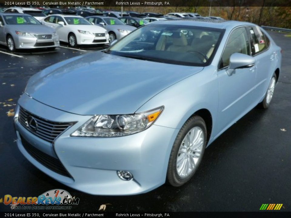 Front 3/4 View of 2014 Lexus ES 350 Photo #8