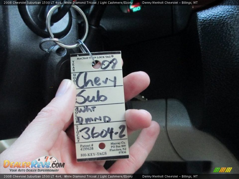 2008 Chevrolet Suburban 1500 LT 4x4 White Diamond Tricoat / Light Cashmere/Ebony Photo #21
