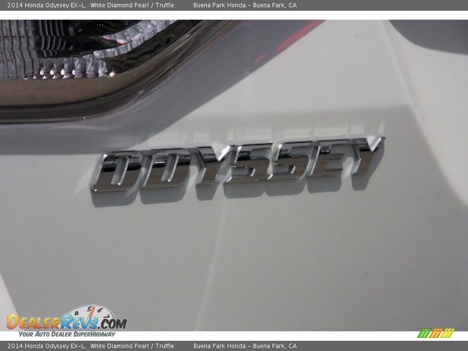 2014 Honda Odyssey EX-L White Diamond Pearl / Truffle Photo #4