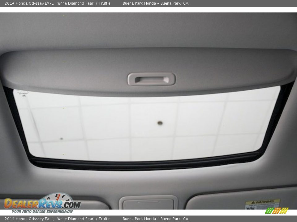 2014 Honda Odyssey EX-L White Diamond Pearl / Truffle Photo #17