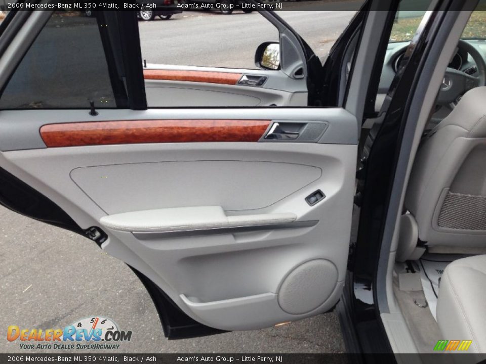 2006 Mercedes-Benz ML 350 4Matic Black / Ash Photo #23