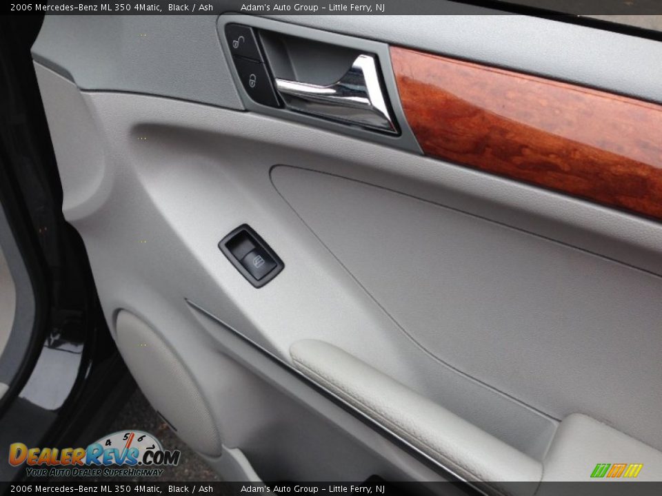 2006 Mercedes-Benz ML 350 4Matic Black / Ash Photo #32