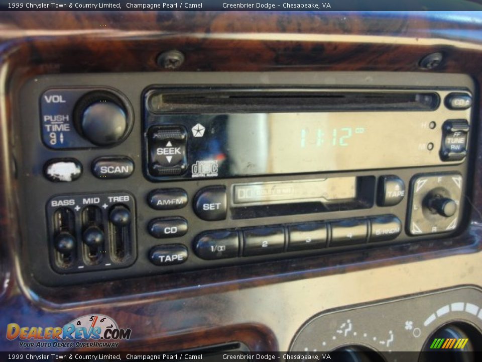 1999 Chrysler Town & Country Limited Champagne Pearl / Camel Photo #3