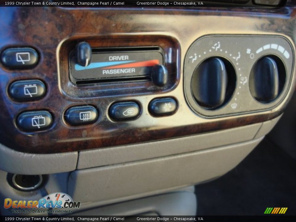 1999 Chrysler Town & Country Limited Champagne Pearl / Camel Photo #4
