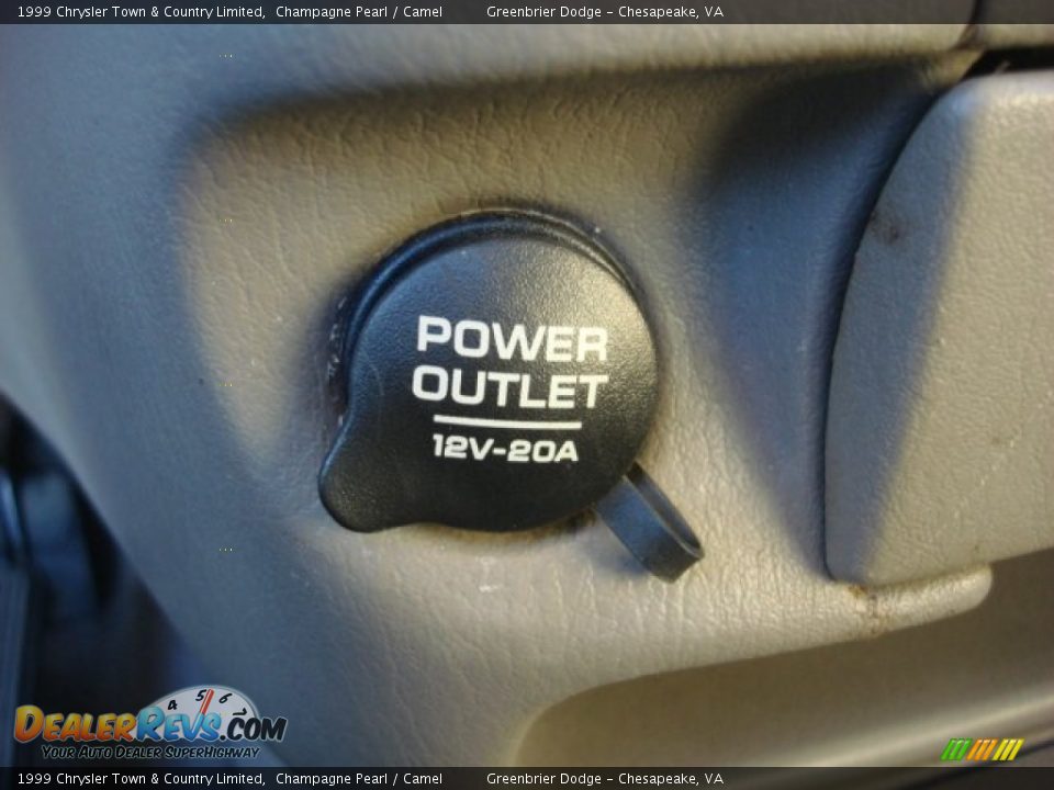 1999 Chrysler Town & Country Limited Champagne Pearl / Camel Photo #5