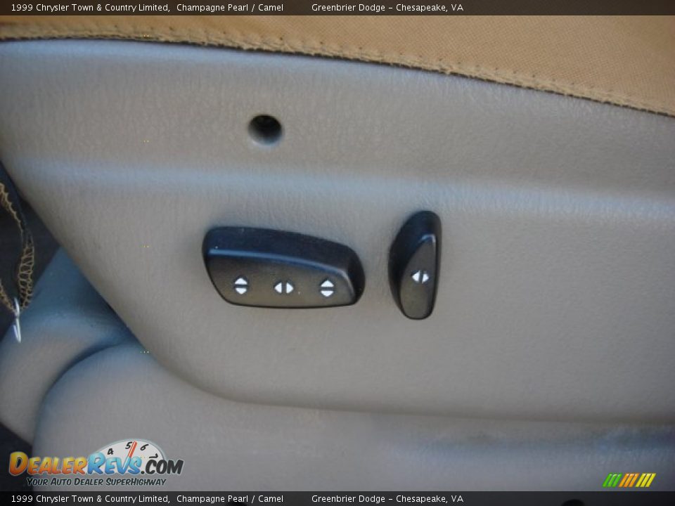 1999 Chrysler Town & Country Limited Champagne Pearl / Camel Photo #8