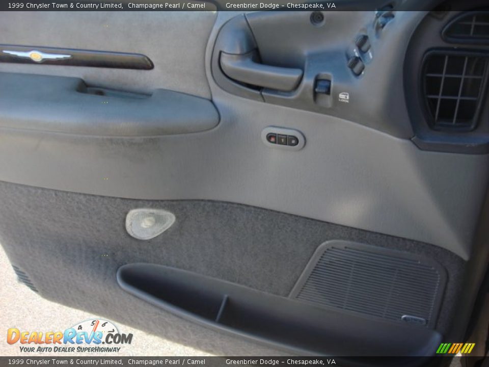 1999 Chrysler Town & Country Limited Champagne Pearl / Camel Photo #9