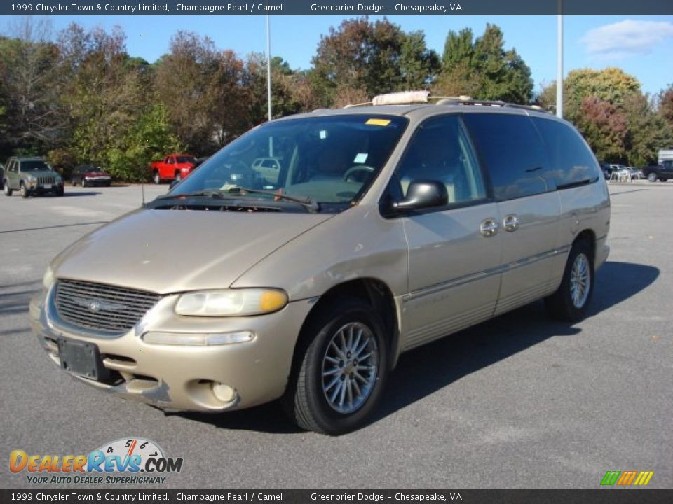 1999 Chrysler Town & Country Limited Champagne Pearl / Camel Photo #11