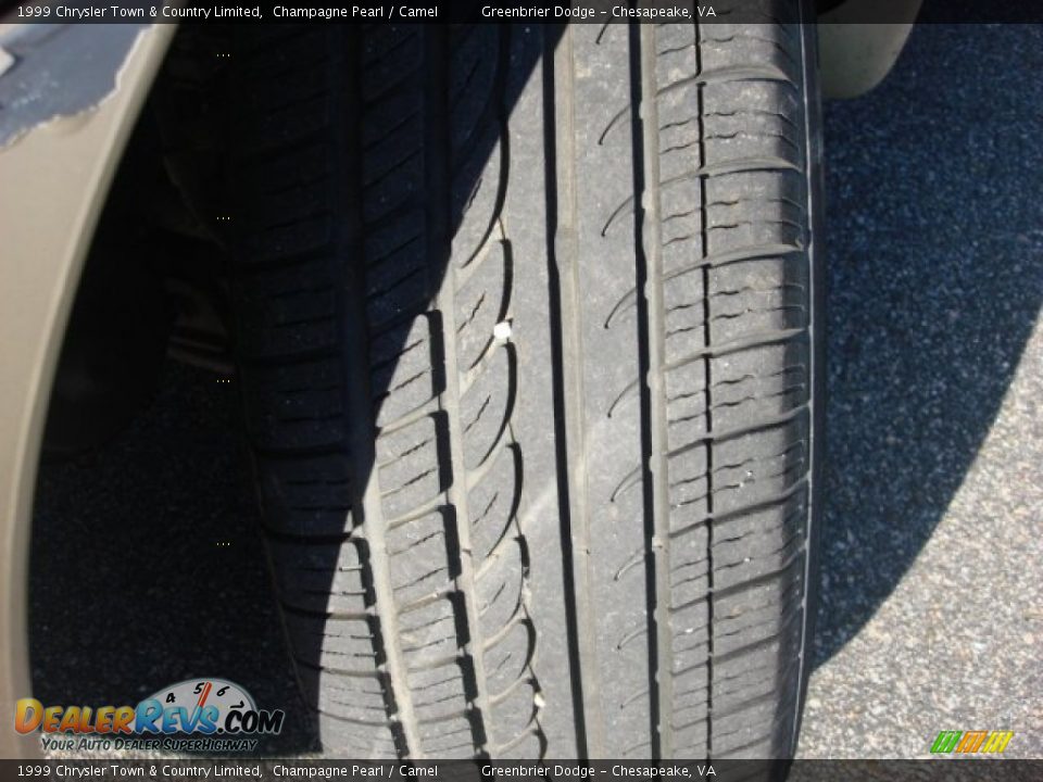 1999 Chrysler Town & Country Limited Champagne Pearl / Camel Photo #22