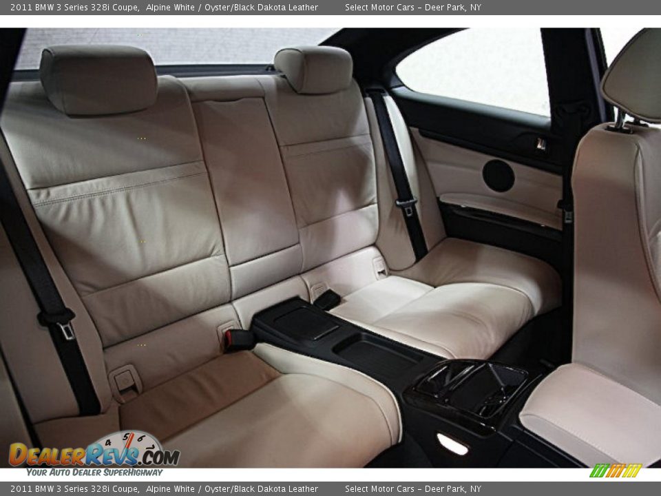 2011 BMW 3 Series 328i Coupe Alpine White / Oyster/Black Dakota Leather Photo #10