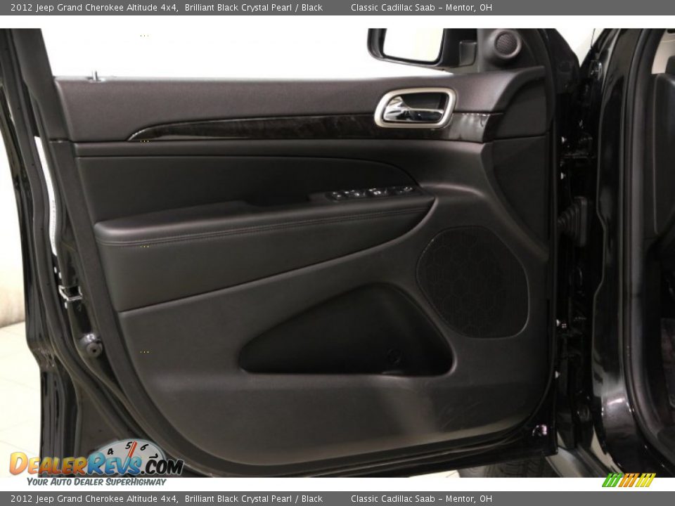 2012 Jeep Grand Cherokee Altitude 4x4 Brilliant Black Crystal Pearl / Black Photo #4