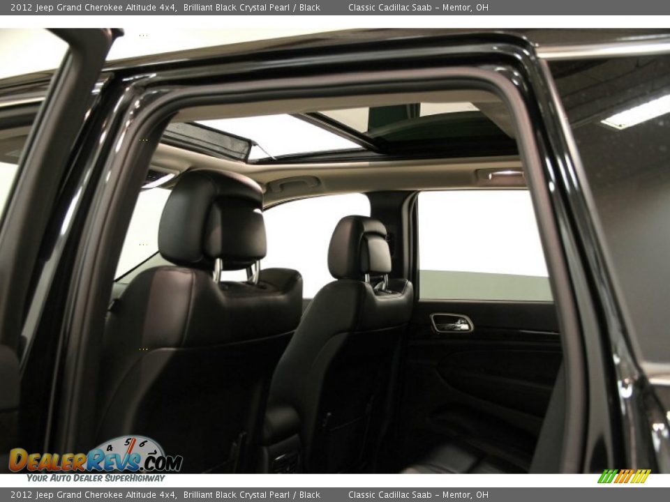 2012 Jeep Grand Cherokee Altitude 4x4 Brilliant Black Crystal Pearl / Black Photo #36