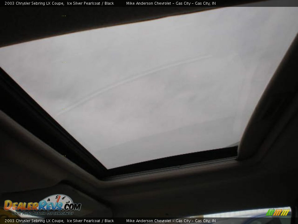 2003 Chrysler Sebring LX Coupe Ice Silver Pearlcoat / Black Photo #17